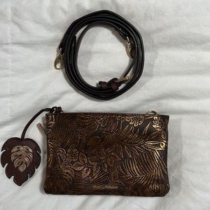 Tommy Bahama Crossbody Bag / Wallet